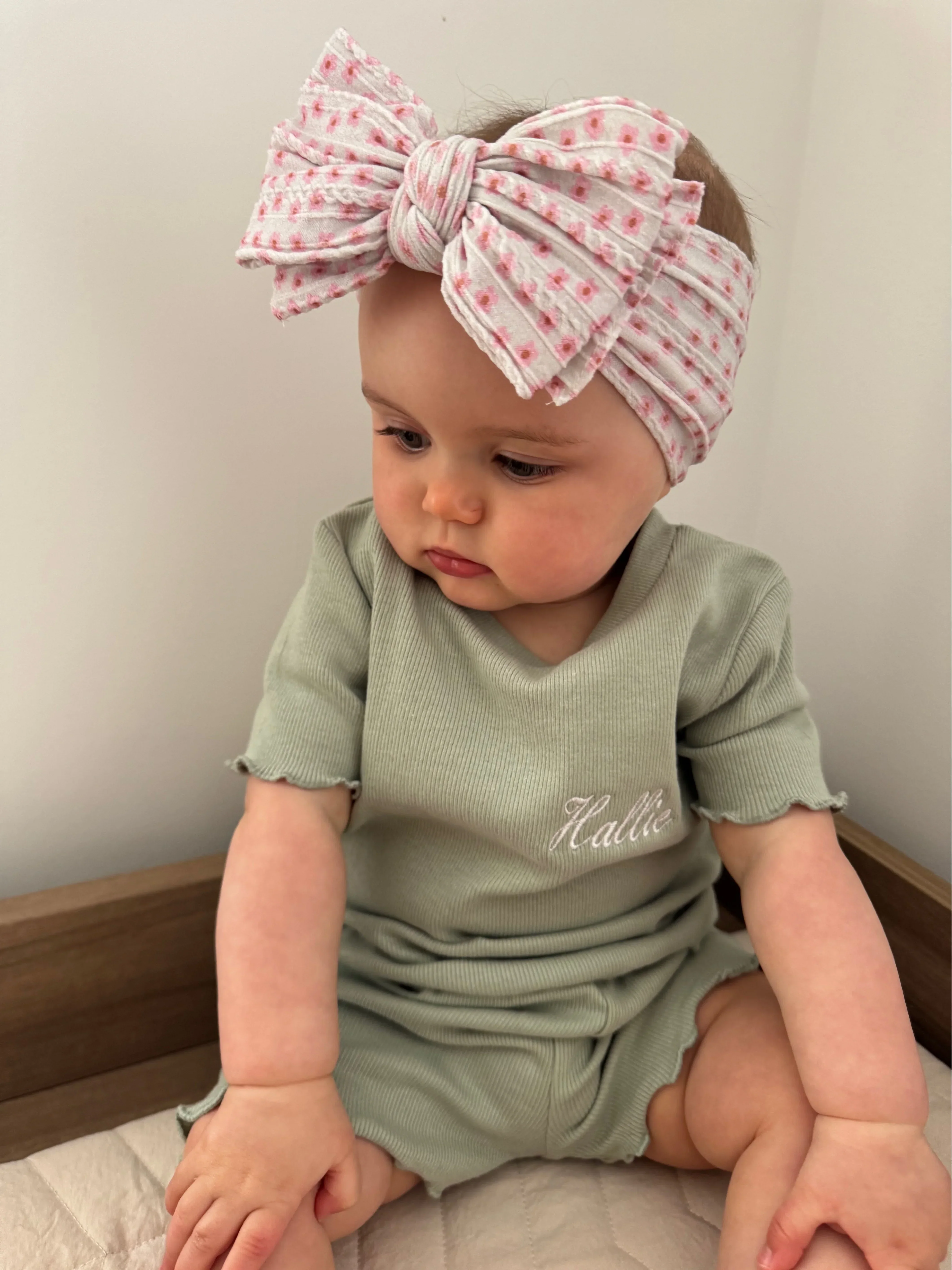 Ditsy Flower Pattern Larger Bow Cable Knit Headband - Image 3
