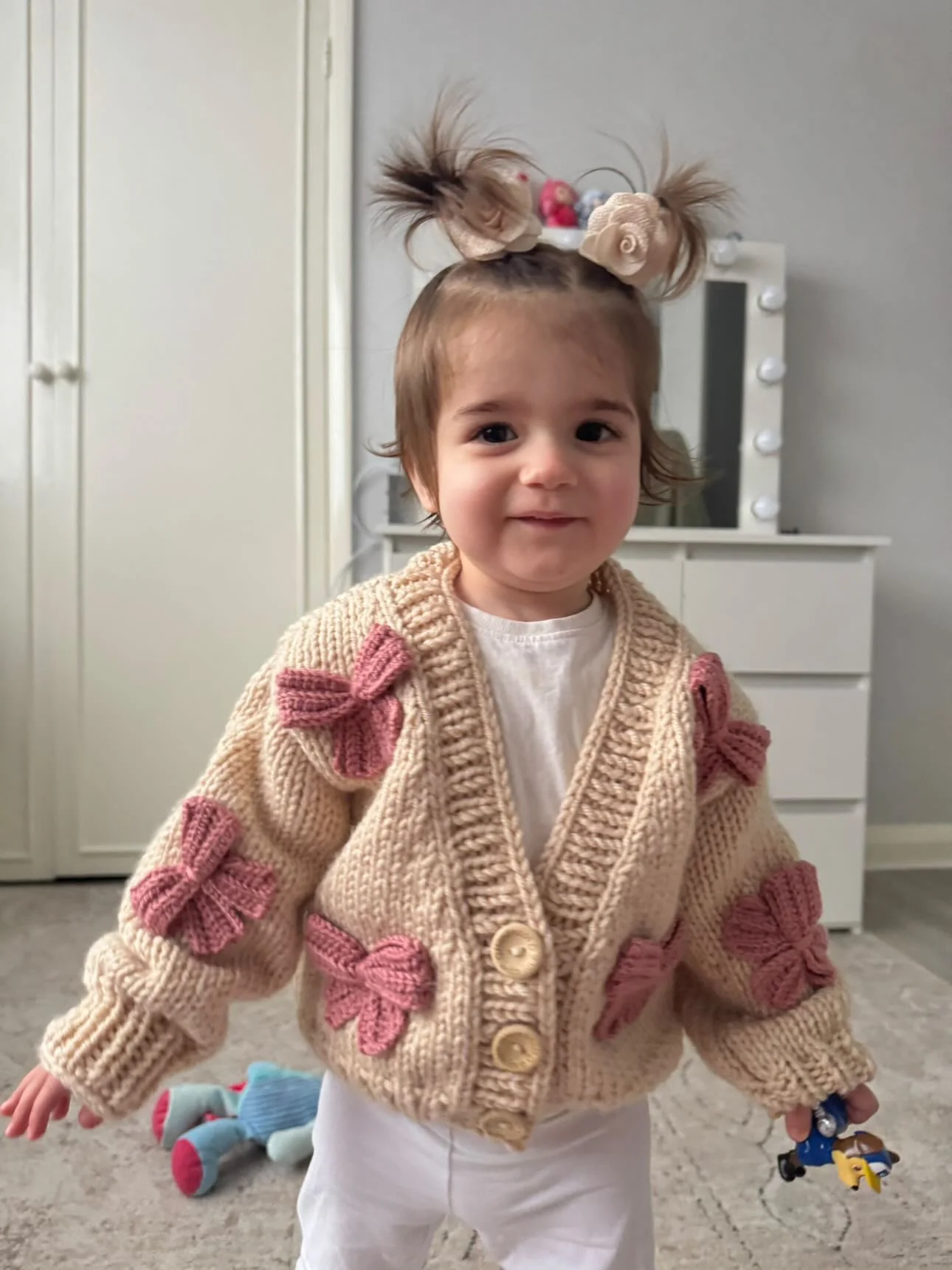 Handknitted Bow Patterned Cardigan - Latte/Pink - Image 2