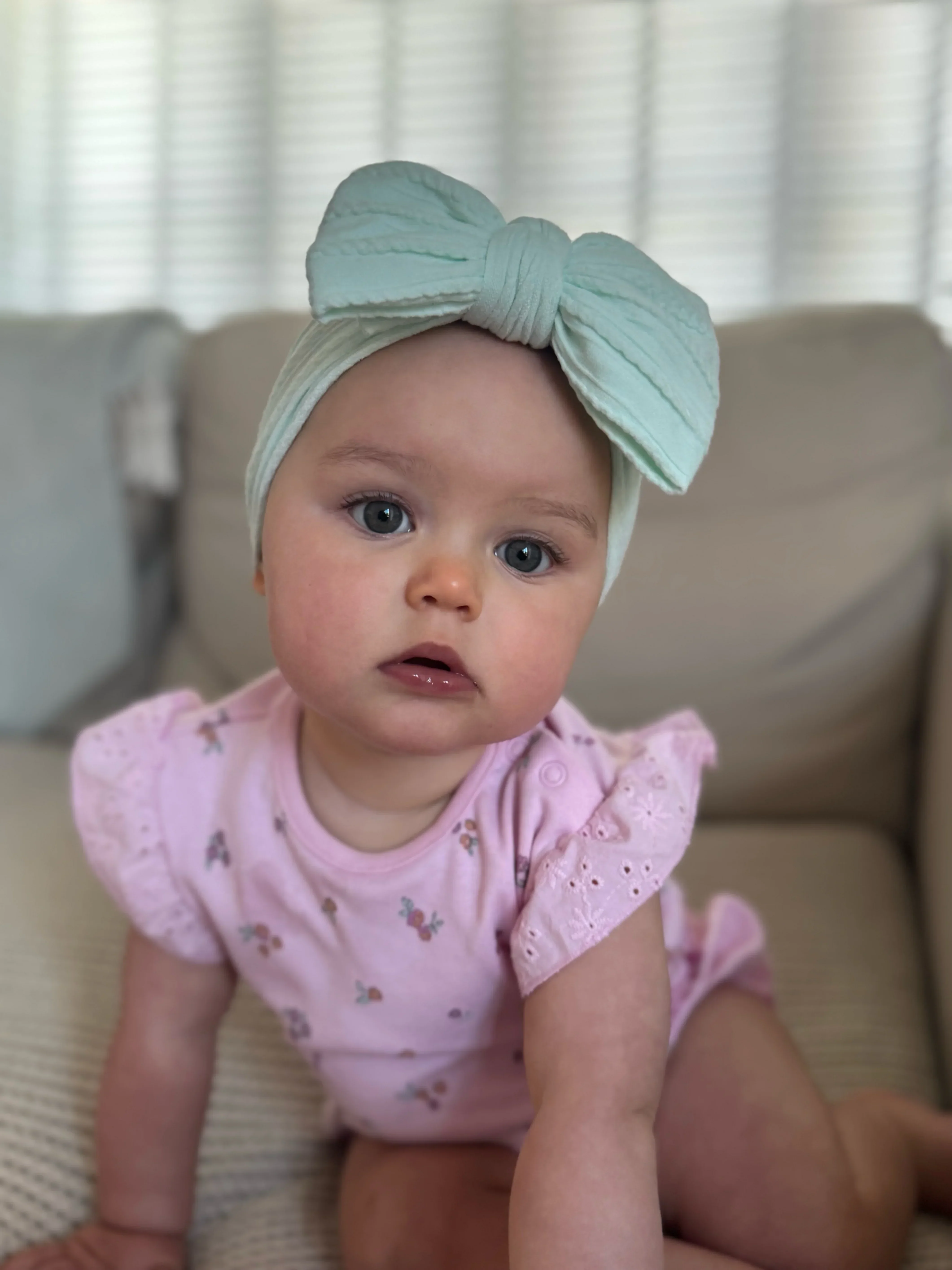 Light Aqua Green Larger Bow Cable Knit Headband - Image 3