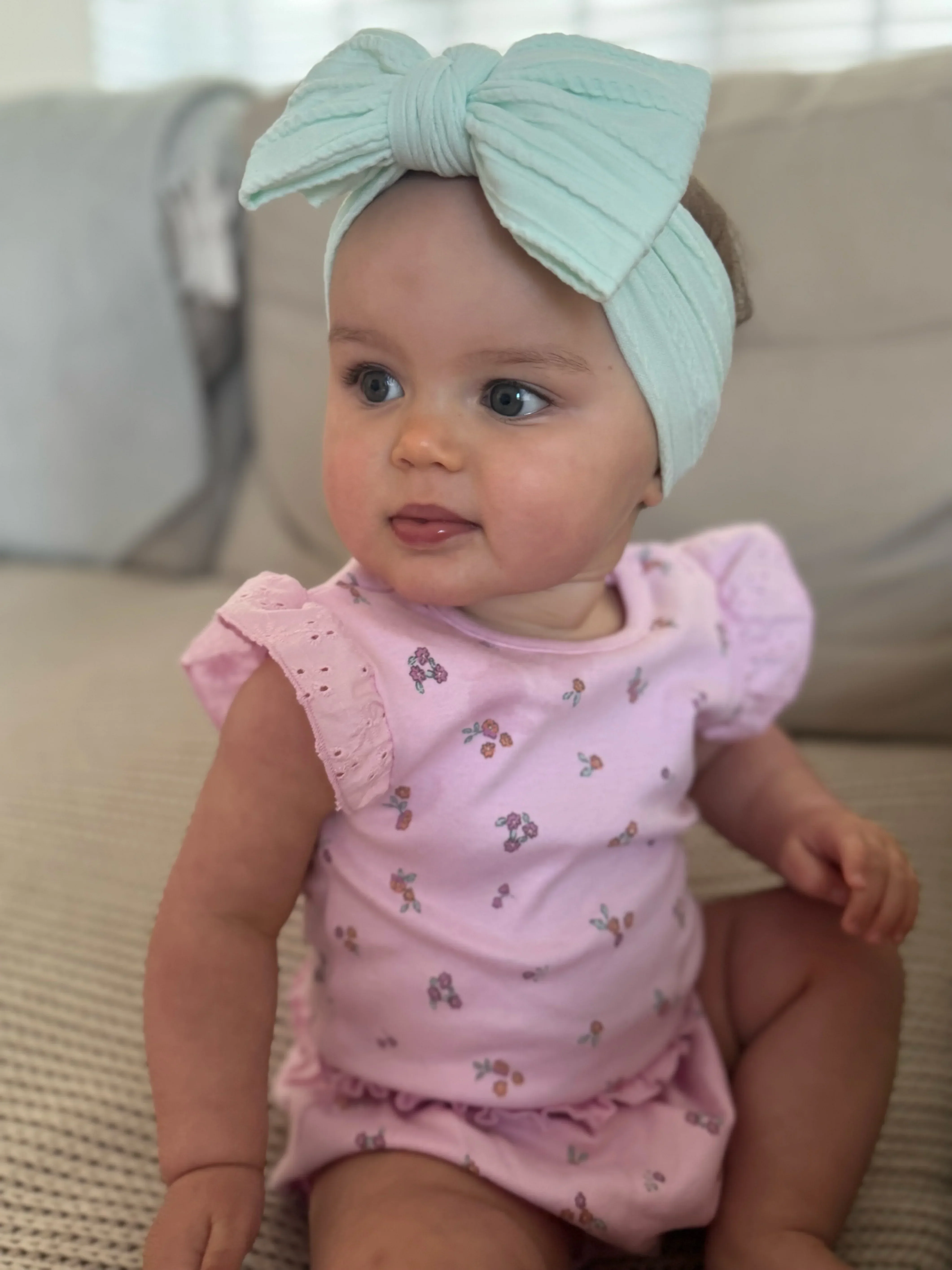 Light Aqua Green Larger Bow Cable Knit Headband - Image 4