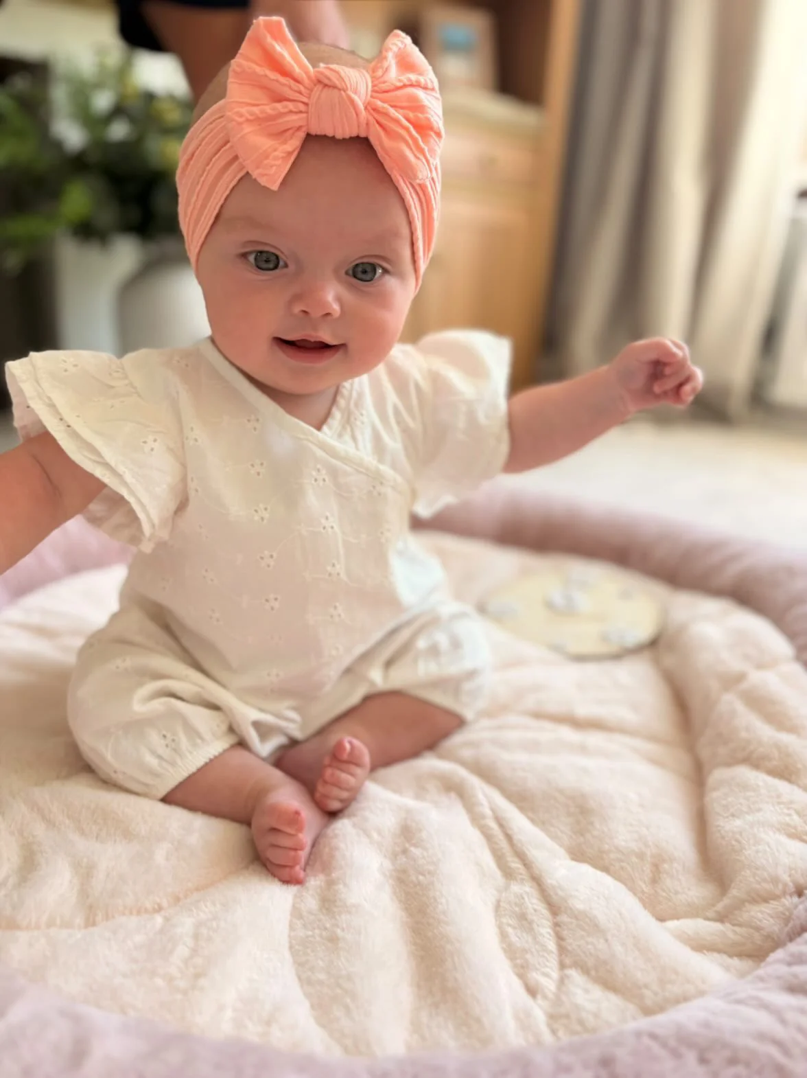 Peach Sunset Smaller Bow Cable Knit Headband - Image 3