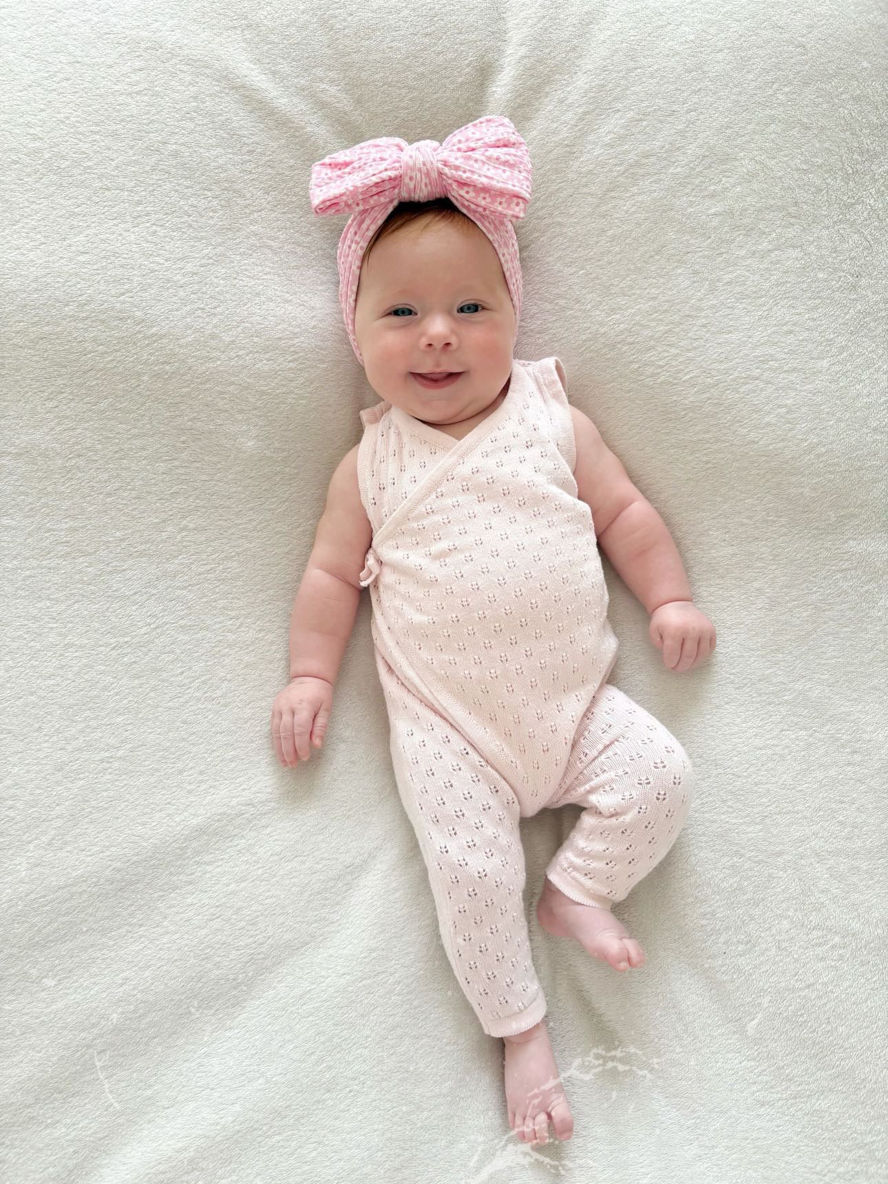 Pretty Pink Daisy Pattern Larger Bow Cable Knit Headband - Image 3