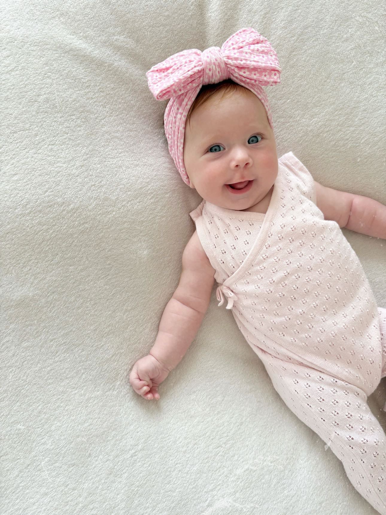 Pretty Pink Daisy Pattern Larger Bow Cable Knit Headband - Image 4