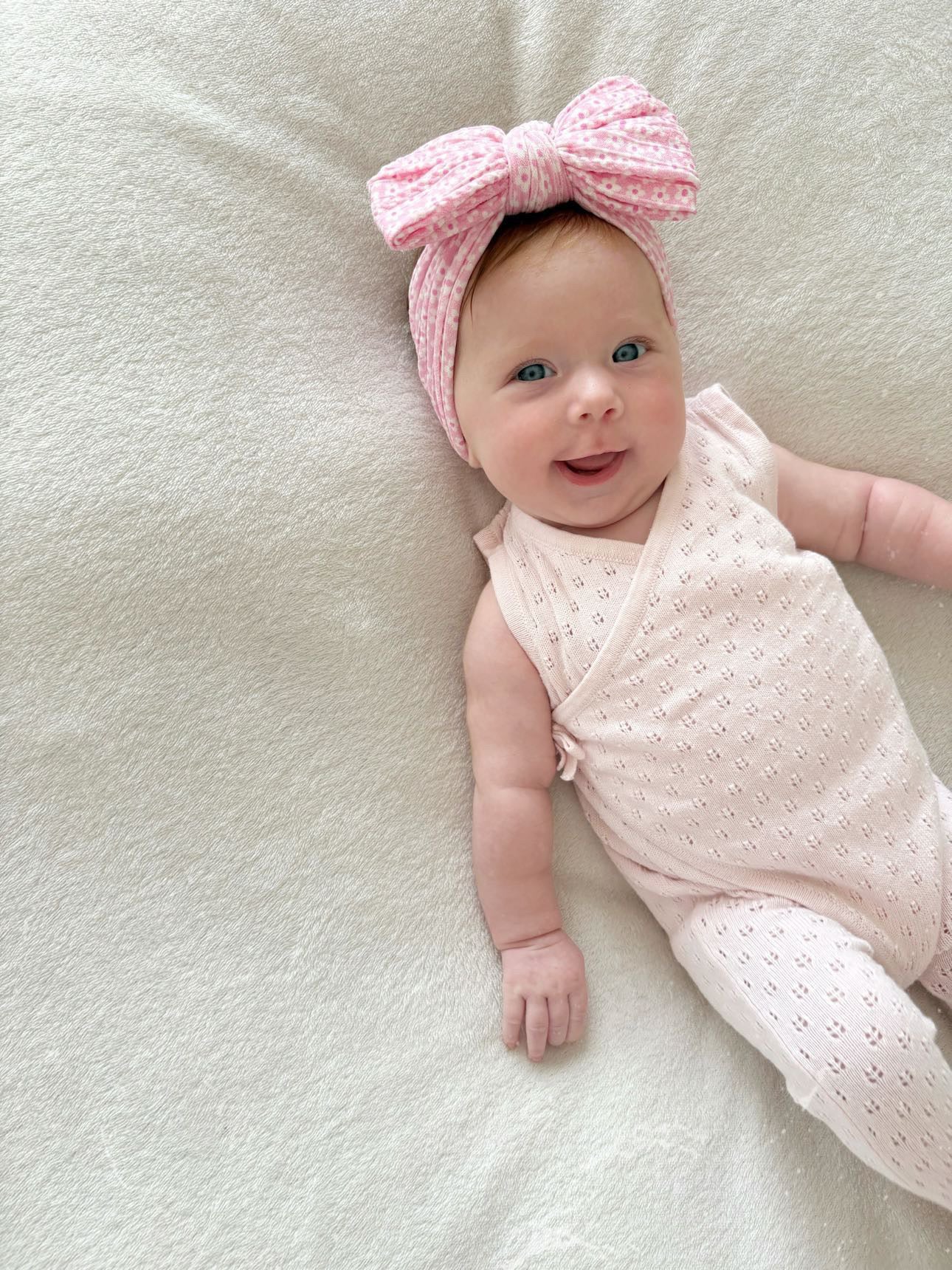 Pretty Pink Daisy Pattern Larger Bow Cable Knit Headband - Image 6