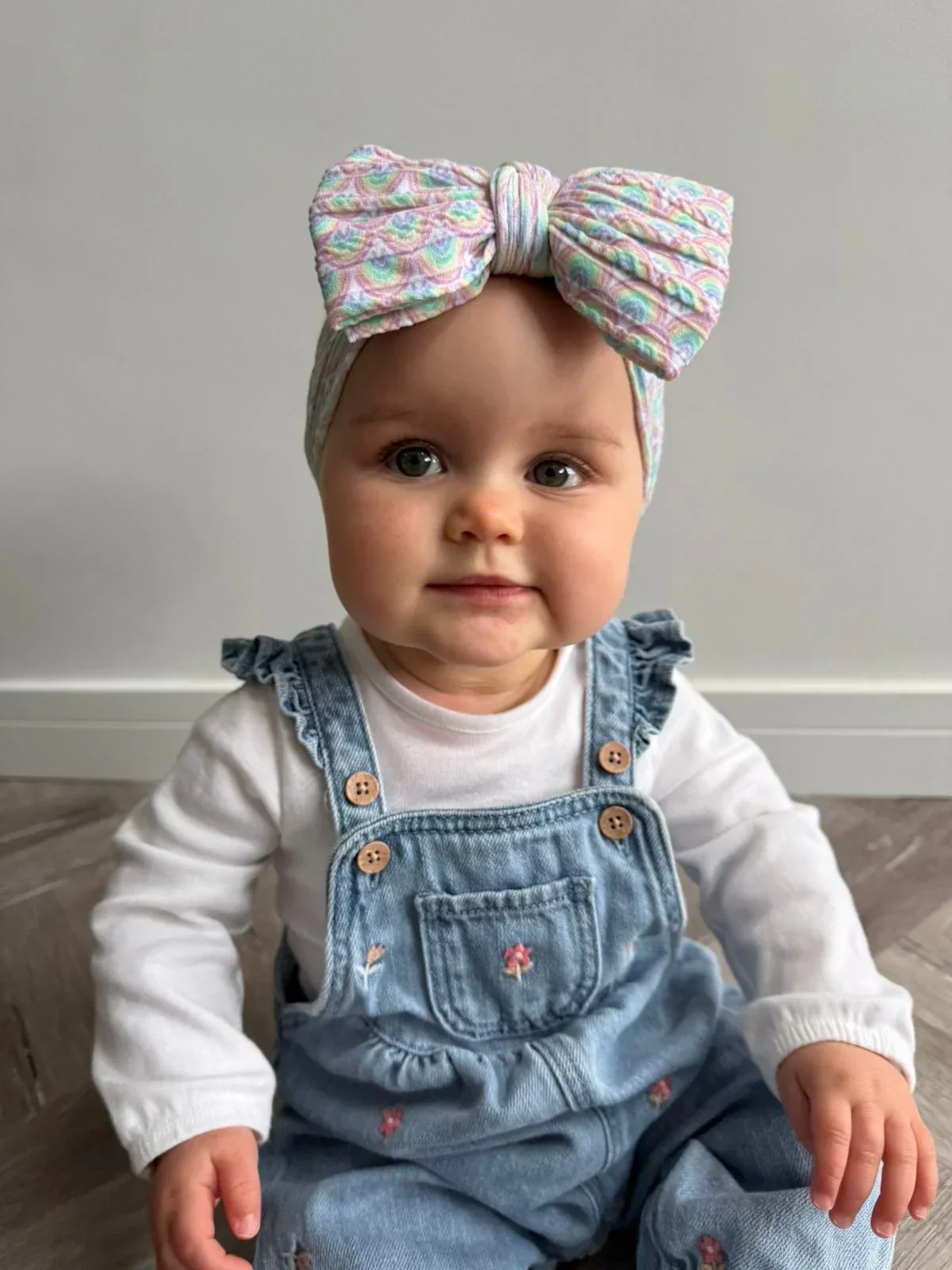 Rainbow Pattern Larger Bow Cable Knit Headband - Image 4